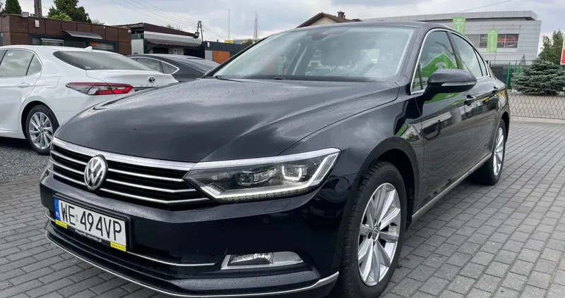 volkswagen passat hajnówka Volkswagen Passat cena 64900 przebieg: 205000, rok produkcji 2019 z Hajnówka